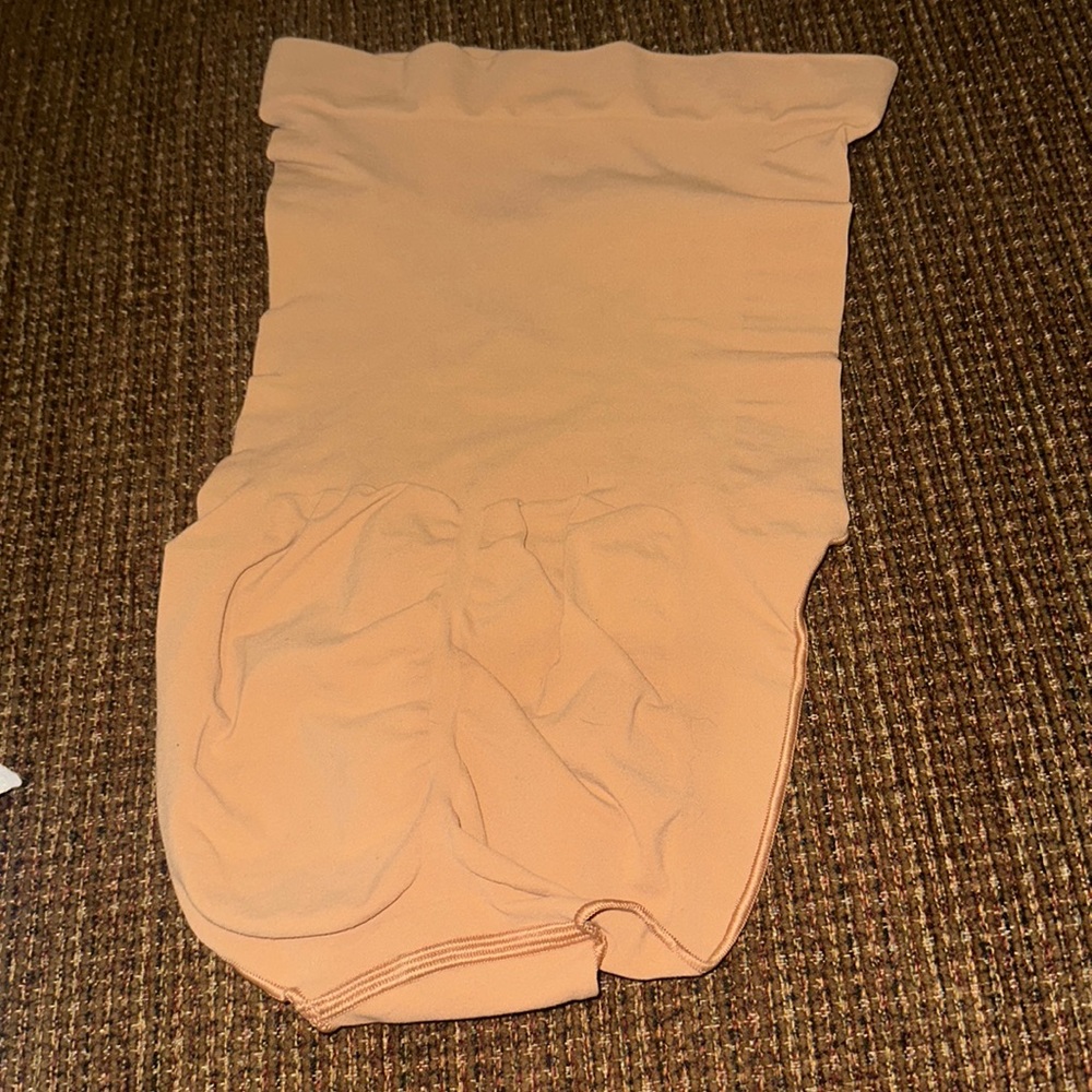 SKIMS SEAMLESS SCULPT HIGH-WAISTED BRIEF in Ochre NEW - Picture 8 of 8